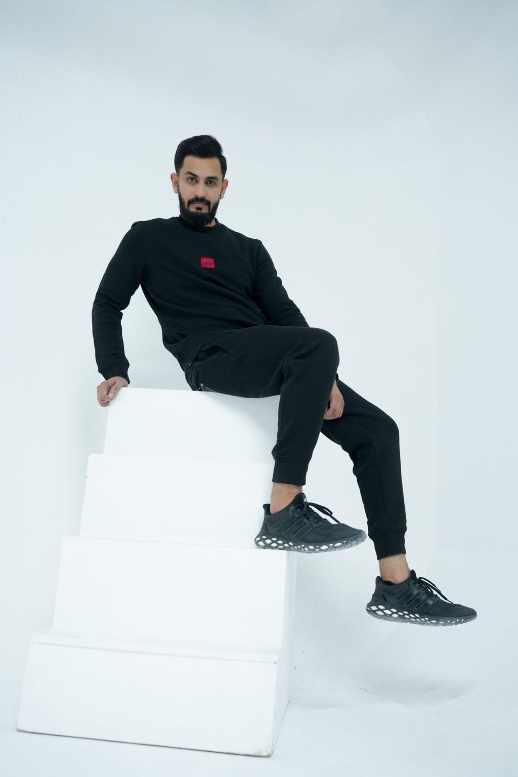 Men's black iconic sweat crew