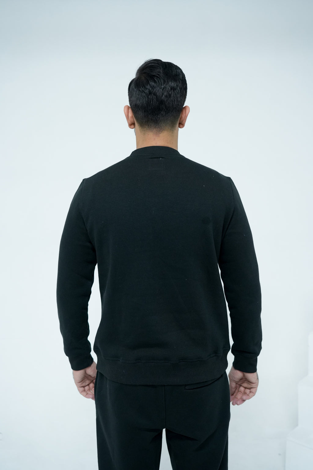 Men's black iconic sweat crew