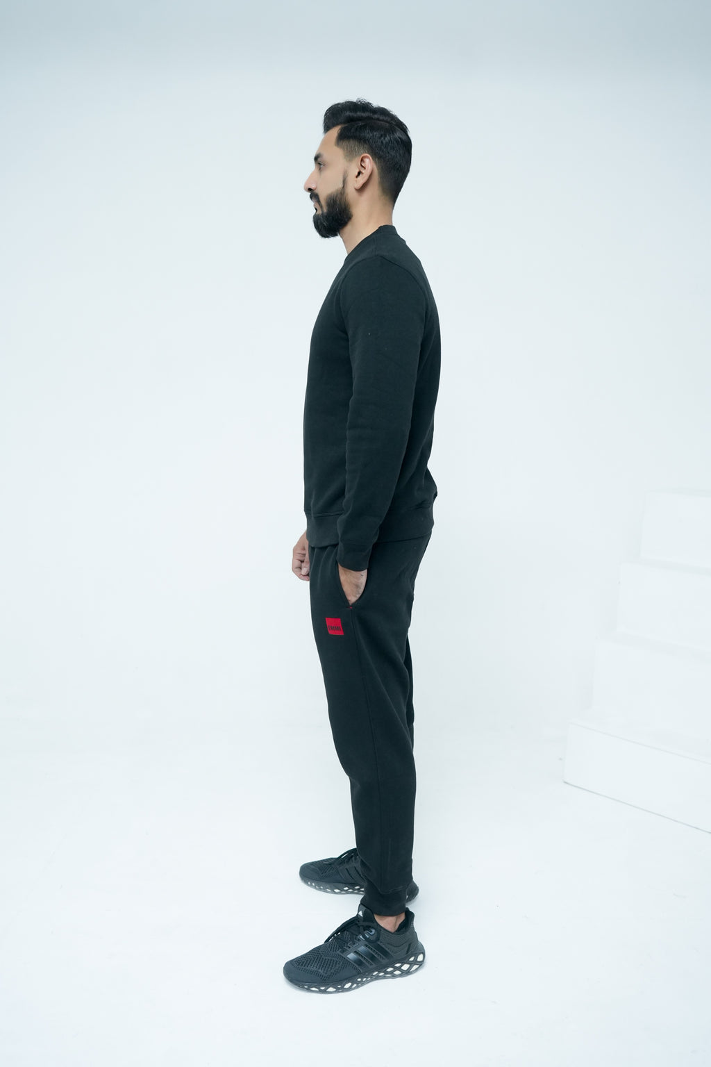 Men's black iconic sweat crew